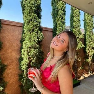 Meet your Posher, Sienna